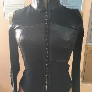 LIP SERVICE VICE COLD SHOULDER TOP SIZE M